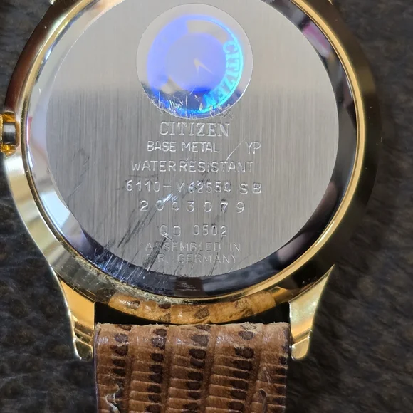 Vintage Citizen Men's Watch W/Date & Leather Strap - Gold and Brown